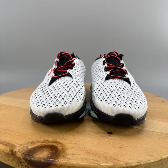 Athletic_Shoes
